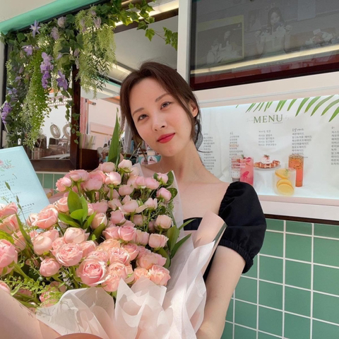 팬들 보여주려고 촬영장에 따로 예쁜 옷을 싸들고 다닌다는 서현 | 인스티즈