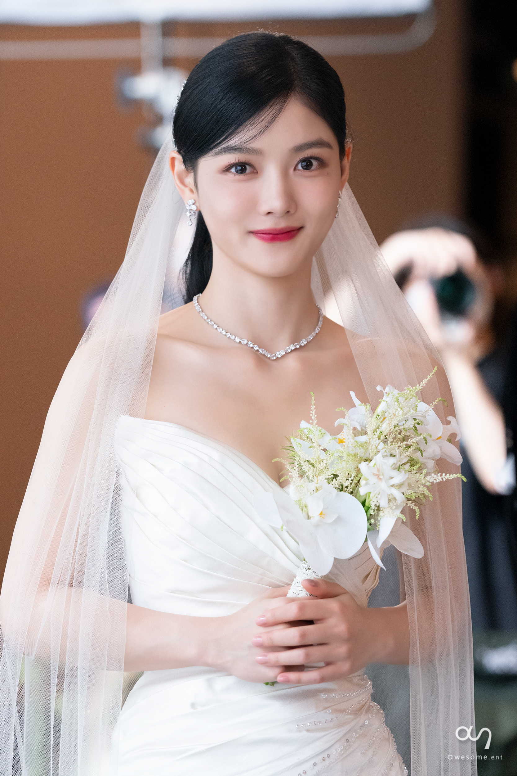 데뷔 20년차에 처음으로 웨딩씬 찍은 김유정 | 인스티즈