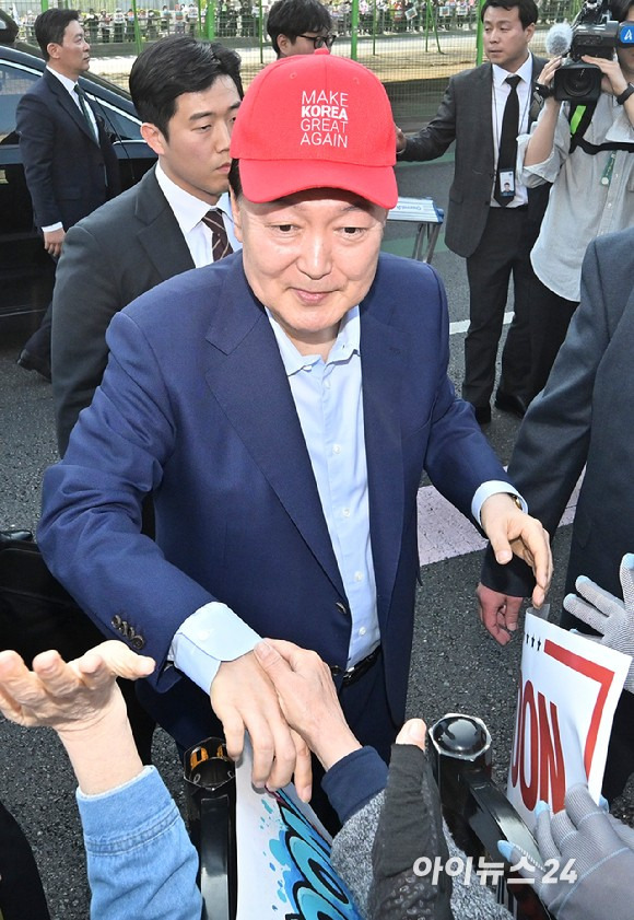 [포토] '대국민 사과는 없다' | 인스티즈