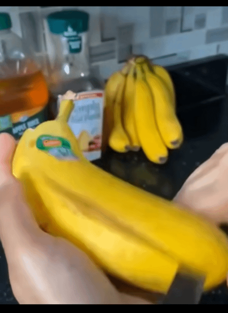 모두가 감탄하는 바나나 까는 방법 | 인스티즈