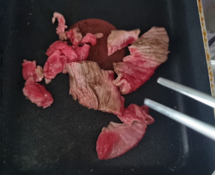 주차장에 버려진 고양이 | 인스티즈