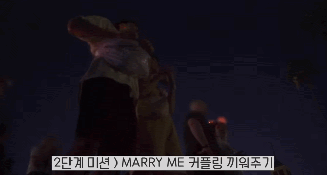 영화처럼 디즈니월드에서 프로포즈 한 유튜버 (웃소 성희 고탱) | 인스티즈