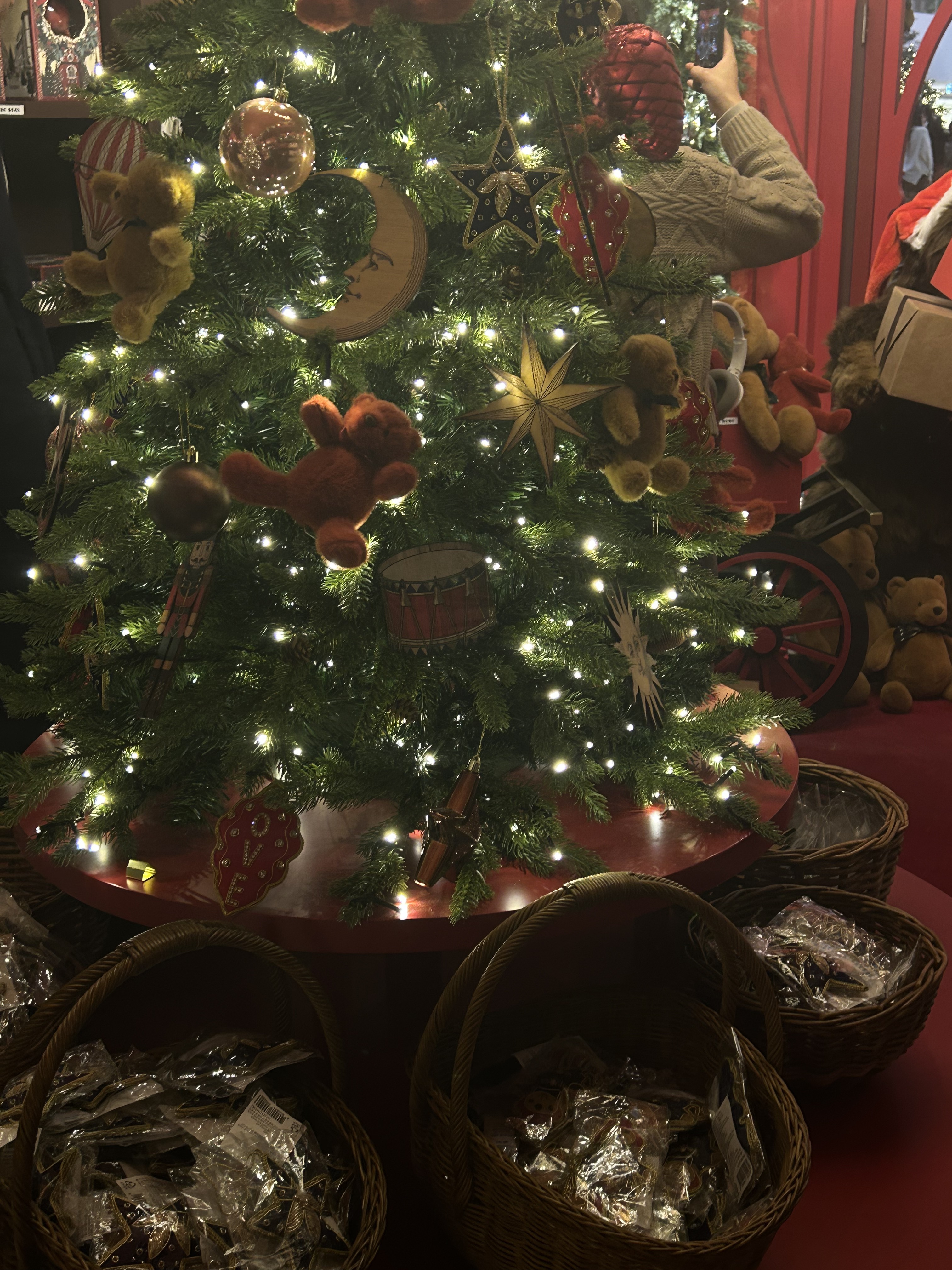 벌써 인기 엄청난 여의도 더현대 크리스마스 빌리지 해리의 꿈의 상점 | 인스티즈