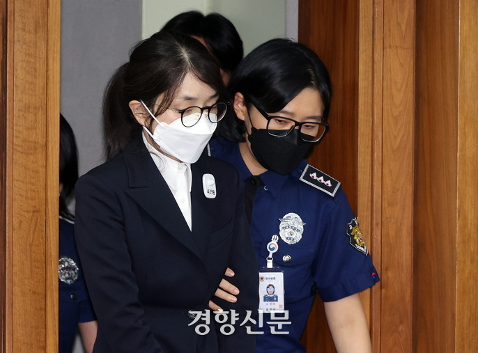 파도 파도 나오는 김건희 명품, 이번엔 디올 세트···콜렉션의 끝은 어디?[뉴스분석] | 인스티즈