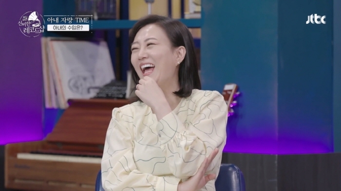 물밀듯이 밀려온다는 김은희 작가 수입 | 인스티즈