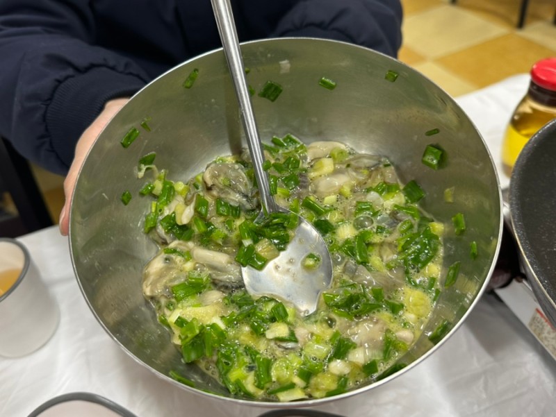 직접 굴전을 부어야 하는 가게 | 인스티즈