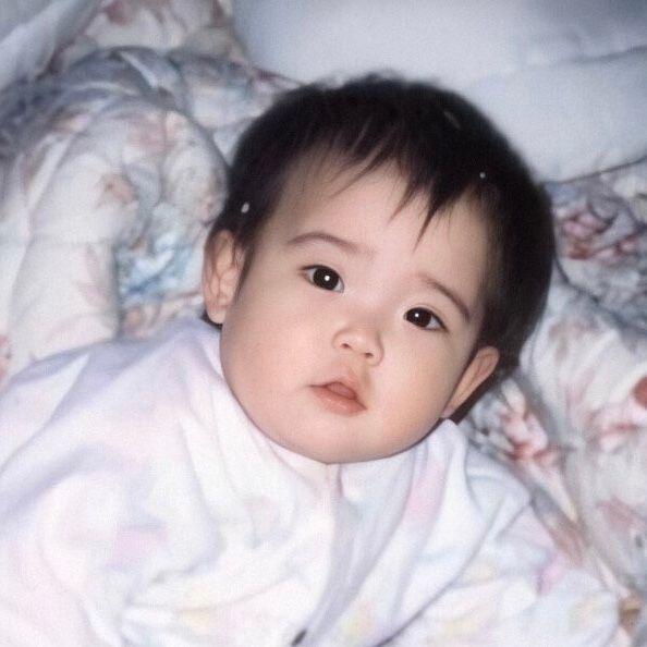 아기때랑 진심 똑같이 생긴 연예인 말해보는 달글 캡쳐👼 | 인스티즈