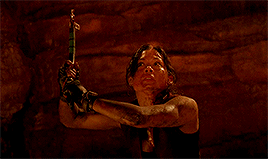 친구들이랑 동굴 탐험갔다가 이상한 동굴에 빠졌는데 갑자기 친구들이 하나 둘씩 죽어가..gif | 인스티즈