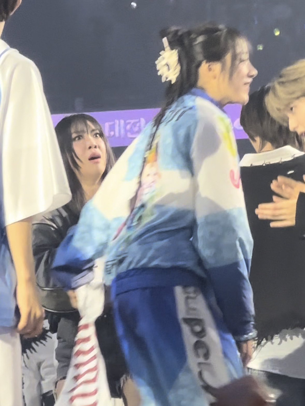 하니를 보는 영지 표정 | 인스티즈