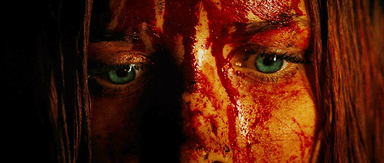 친구들이랑 동굴 탐험갔다가 이상한 동굴에 빠졌는데 갑자기 친구들이 하나 둘씩 죽어가..gif | 인스티즈