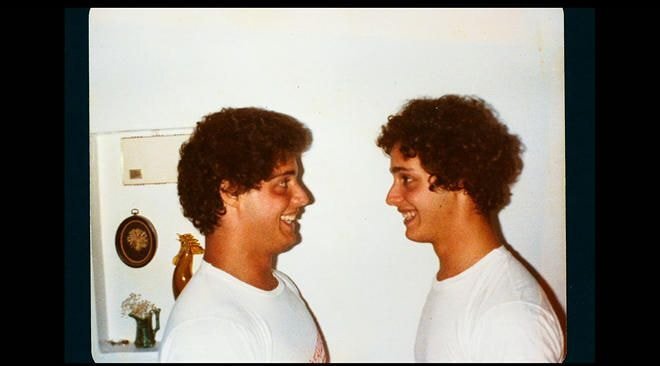 우산을 놓고 가서 돌아가보니 입양기관 관계자들이 샴페인 파티를 하고 있었다 | 인스티즈