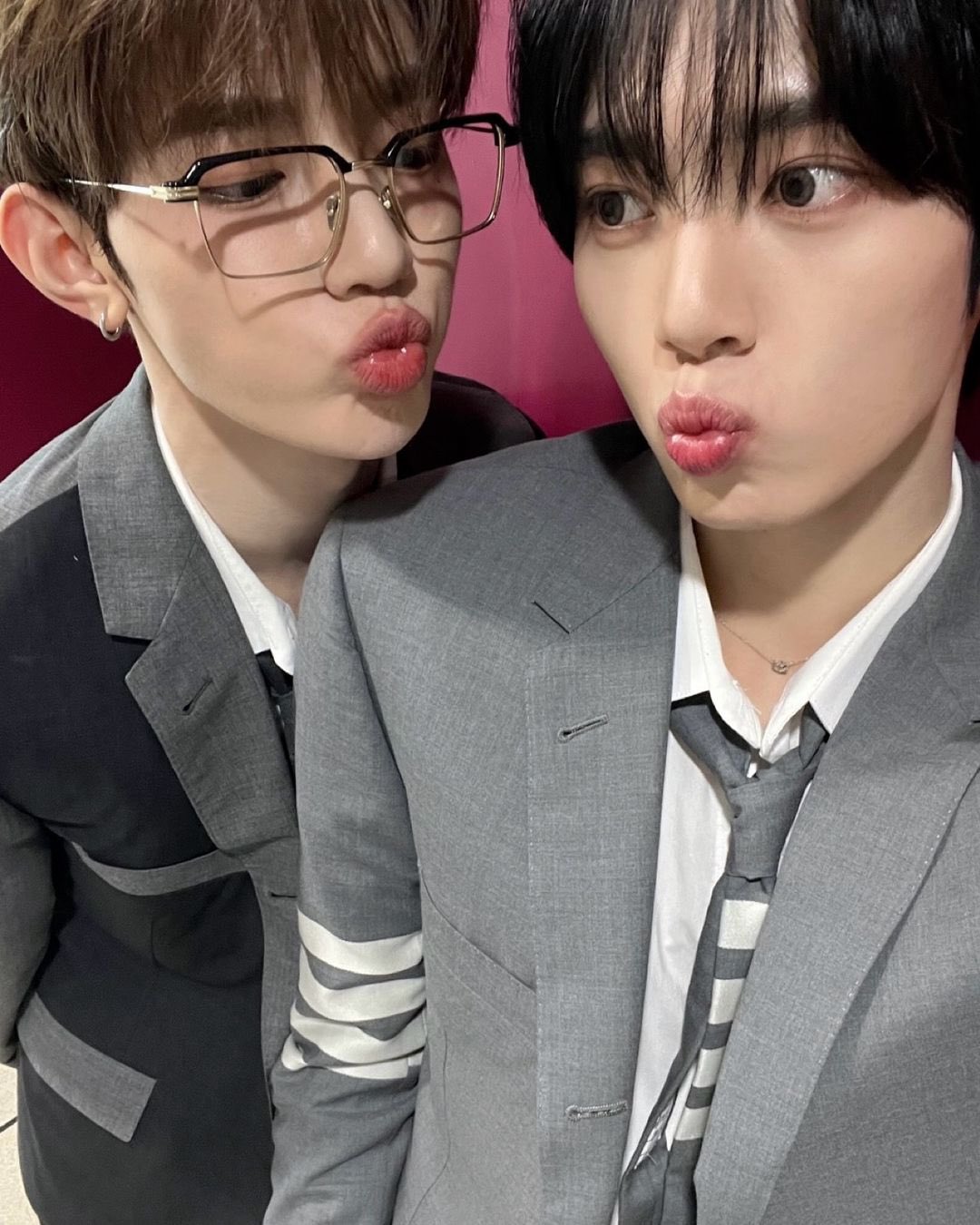 호불호 극명하게 갈리는 요즘 아이돌 오버립 메이크업.twt | 인스티즈