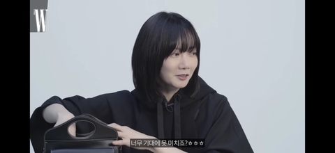 물건을 진짜 오래, 심플하게 쓰는 배두나 왓츠인마이백.jpg | 인스티즈
