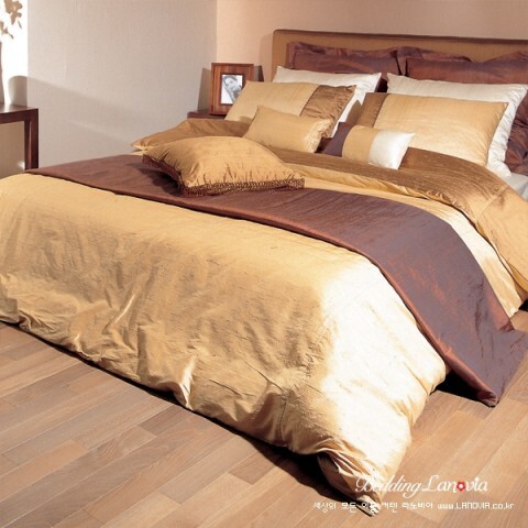 호텔이나 모텔 가면 침대 위에 있는 이거 뭐야???? | 인스티즈