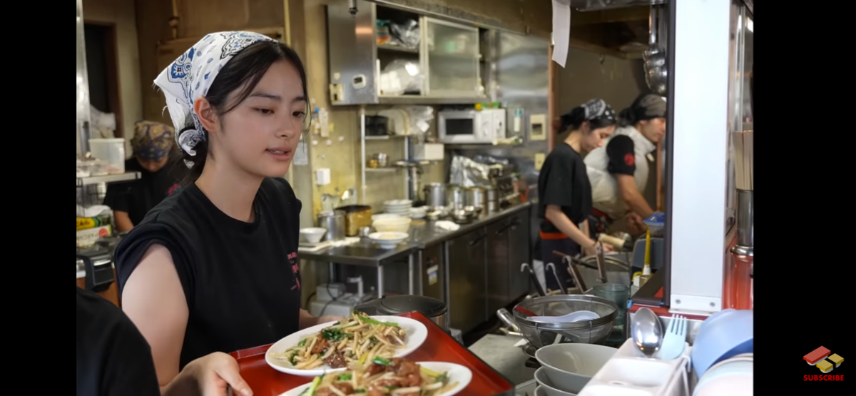 (내눈에만)뉴진스 민지 닮은 일본 라멘가게 사장님. jpg | 인스티즈