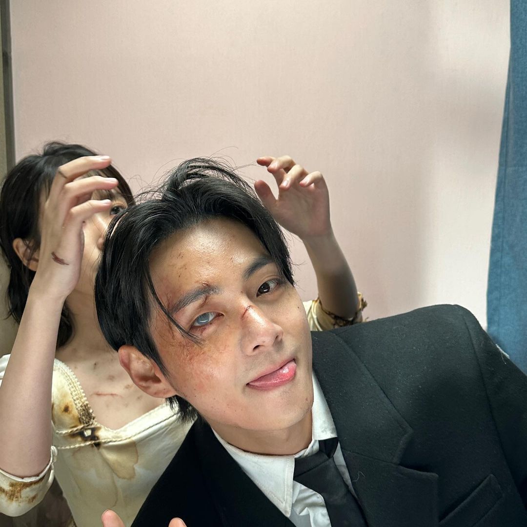 방탄소년단 뷔 인스타에 올라온 아이유x뷔 웨딩네컷 (태준아 지혜야 행복해라) | 인스티즈