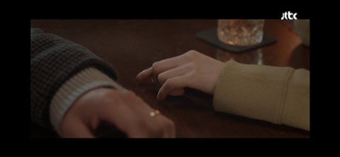 첫방한 '알고있지만'에서 가장 반응 좋았던 '나비의 첫 연애' 장면 | 인스티즈