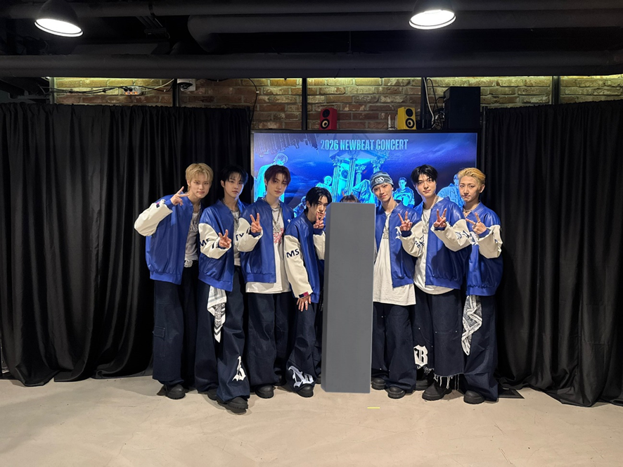 콘서트온 팬들 전부 사진 찍어줘서 대박이라는 남돌 | 인스티즈