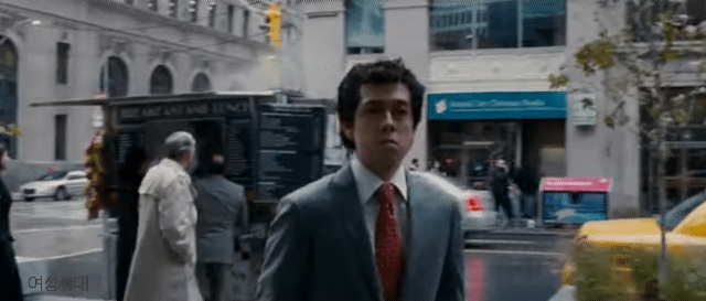 고층 건물 엘리베이터에 갇힌 5명. 이들 중 1명은 사람이 아니다. 데블 | 인스티즈