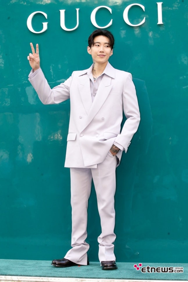 구찌 플래그십 스토어 참석한 박재범 | 인스티즈