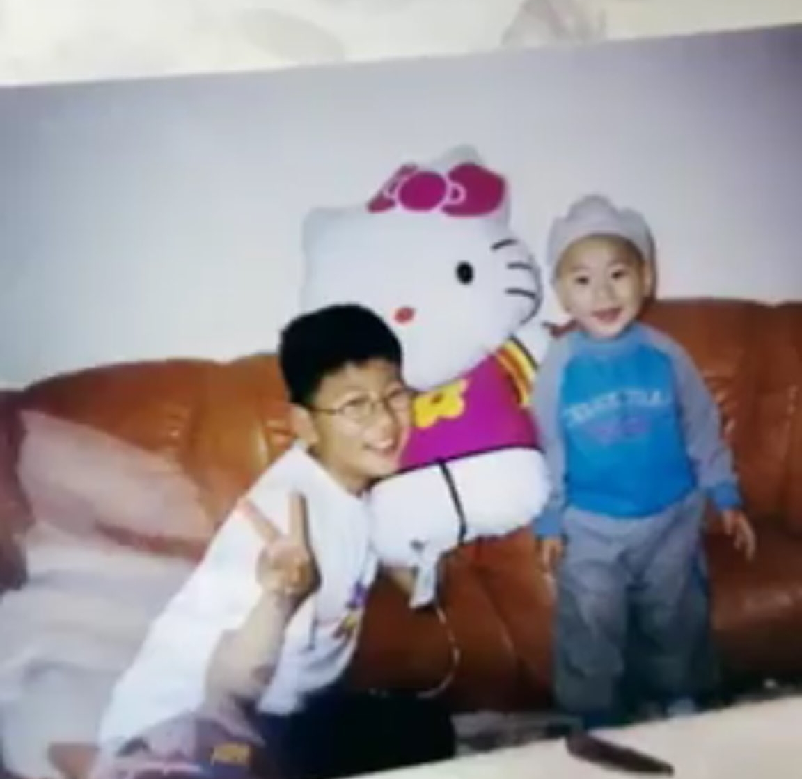 8살 차이 남동생과 신기할 정도로 사이가 좋은 박서함 | 인스티즈