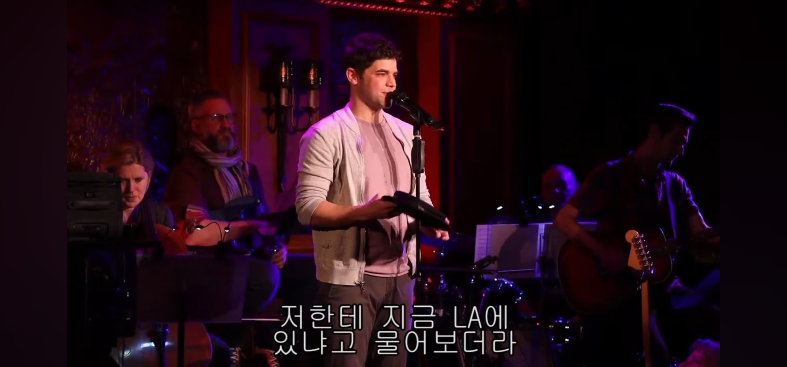 이제 와서 말하지만 휴 잭맨, 잭 에프론 대신 위대한 쇼맨이란 영화를 세상에 나온 게 한 건 나야! 그게 무슨 소리냐고?.jpg | 인스티즈