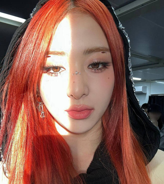 호불호 극명하게 갈리는 요즘 아이돌 오버립 메이크업.twt | 인스티즈