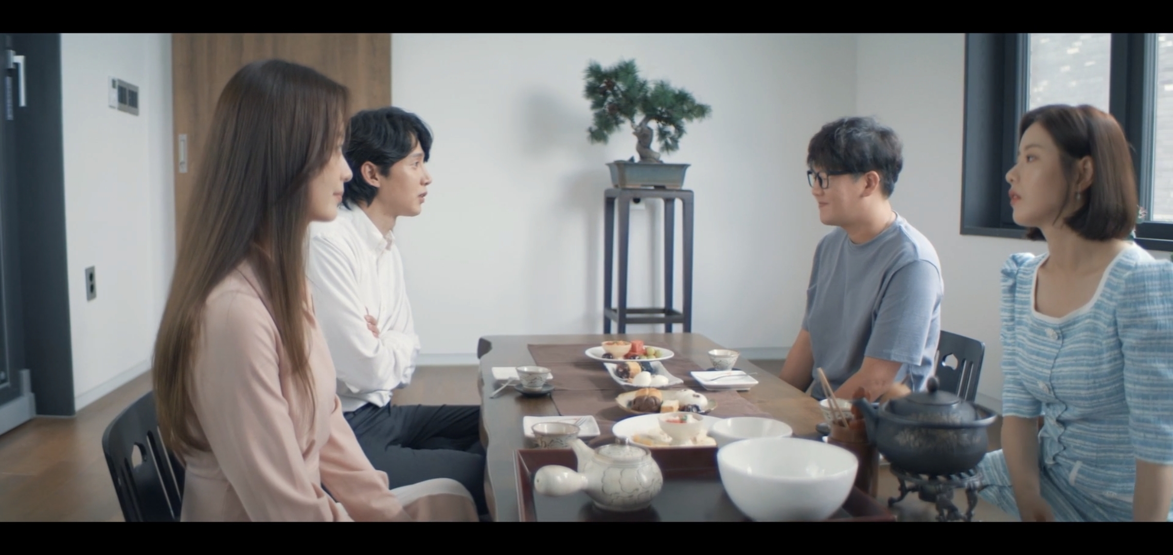 최근 공개된 전소민 주연의 기괴한 드라마.jpg | 인스티즈