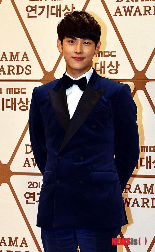 퍼스널 컬러가 피땀눈물인 남배우 말해보는 달글 | 인스티즈