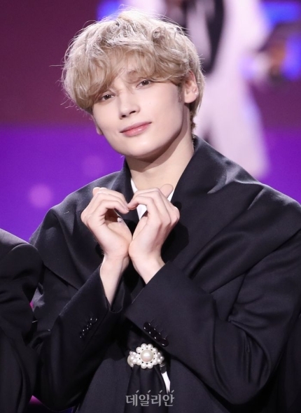 25일,가요대전 레드카펫 보이그룹들 | 인스티즈
