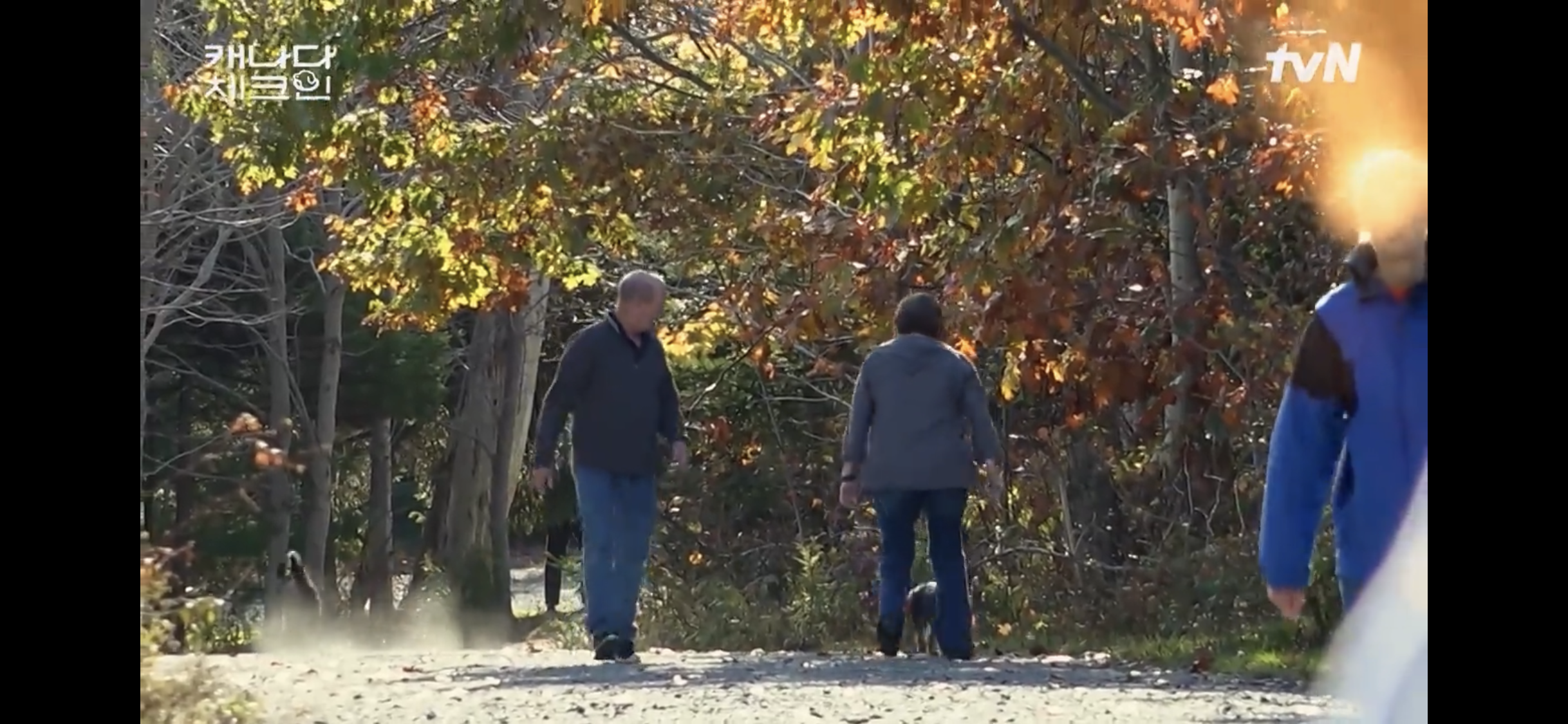 초조하게 누군가를 기다리는 이효리 | 인스티즈