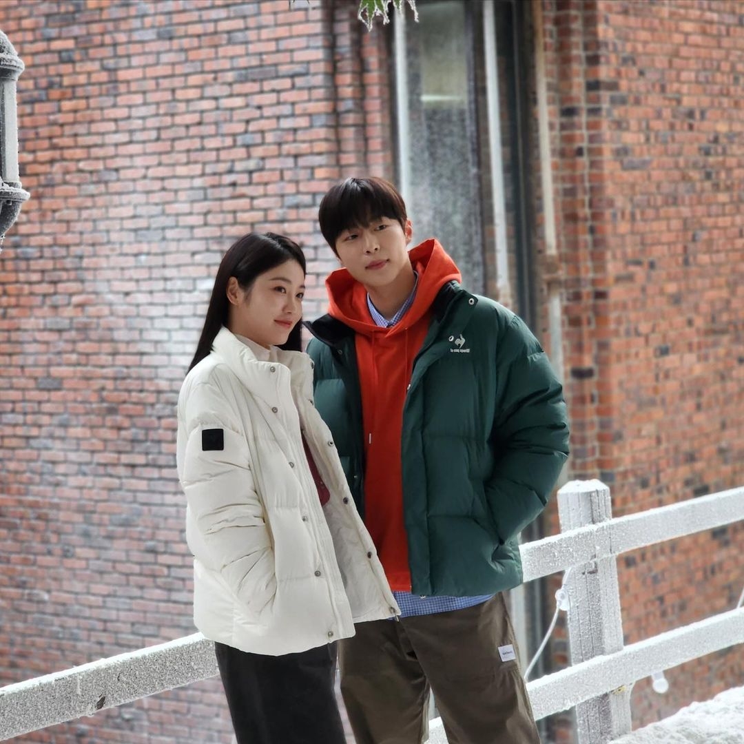 배인혁이 올린 신예은과 르꼬끄 커플 화보 | 인스티즈