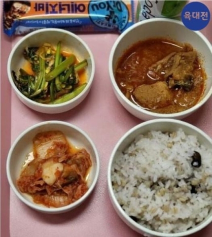 "이게 부실 급식이라고?"공감 얻는 데 실패한 軍 제보 | 인스티즈
