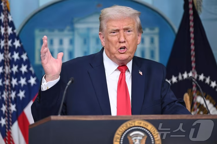 트럼프 "나 암살하면 이란은 지구에서 완전히 사라질 것" | 인스티즈