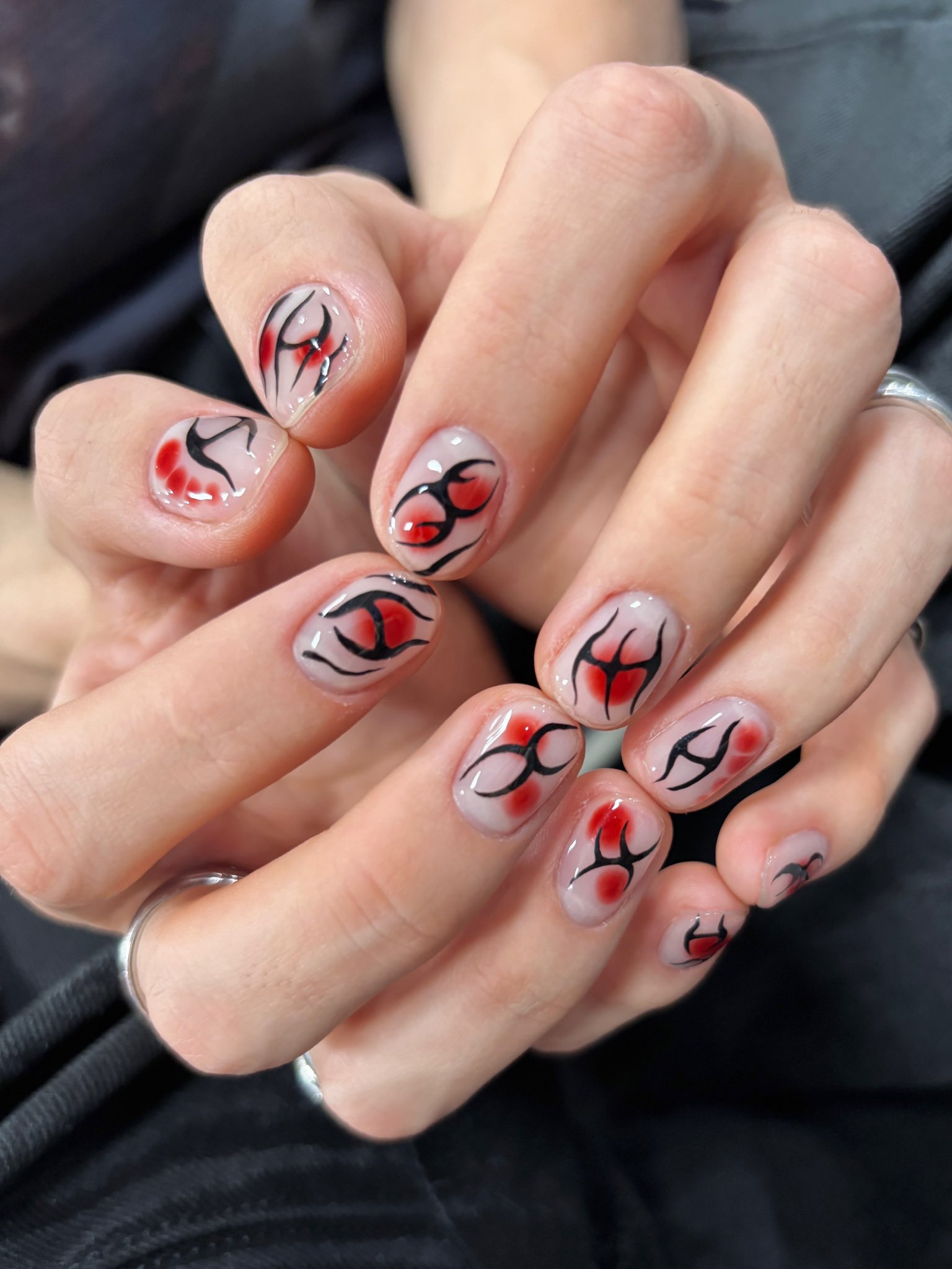 요즘 남돌들 사이에서 빼놓을 수 없다는 네일아트 | 인스티즈