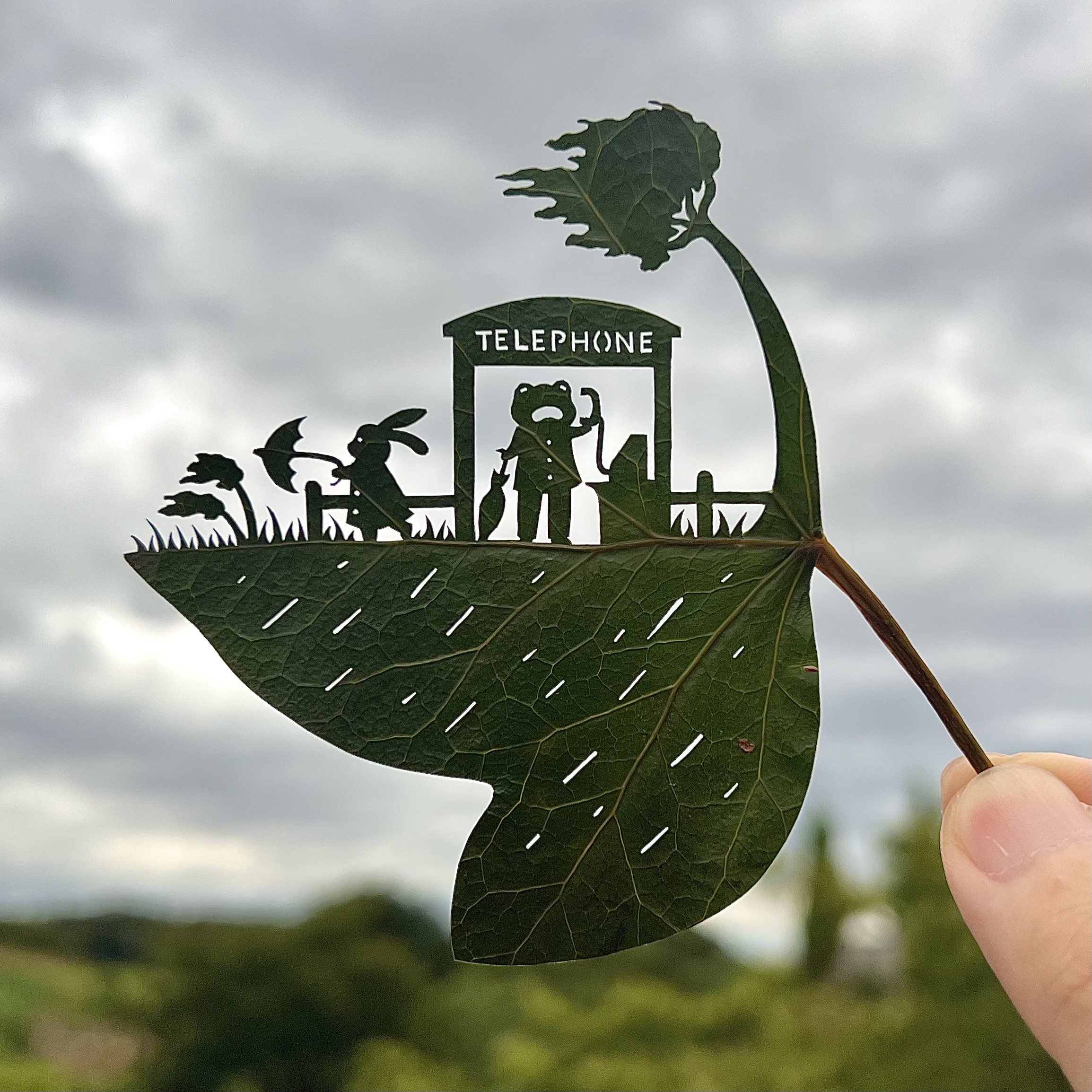 ADHD를 가진 작가가 만든 나뭇잎 아트 작품 | 인스티즈