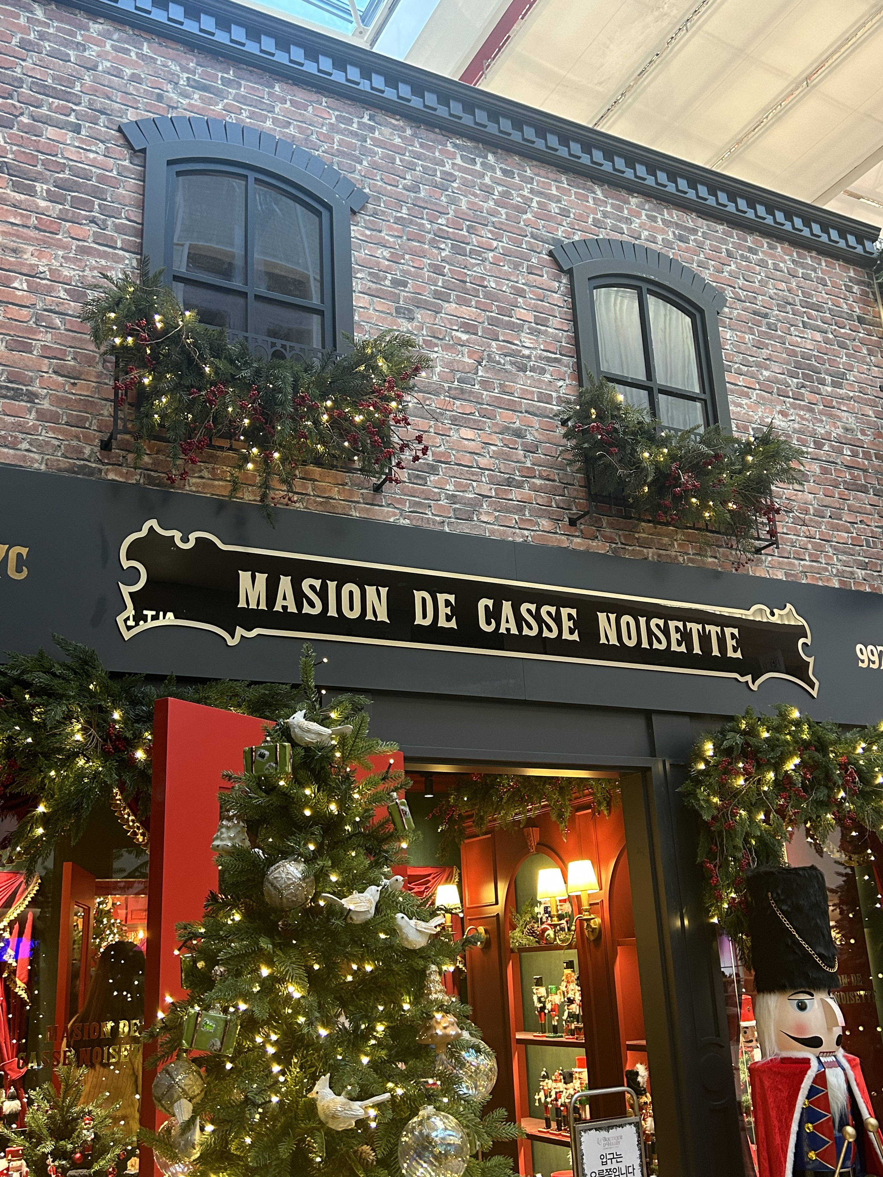벌써 인기 엄청난 여의도 더현대 크리스마스 빌리지 해리의 꿈의 상점 | 인스티즈