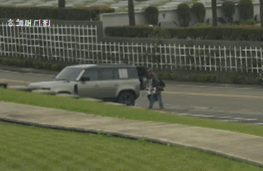 1년째 서희원의 묘를 지키는 구준엽 근황.gif | 인스티즈