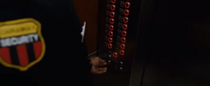 고층 건물 엘리베이터에 갇힌 5명. 이들 중 1명은 사람이 아니다. 데블 | 인스티즈