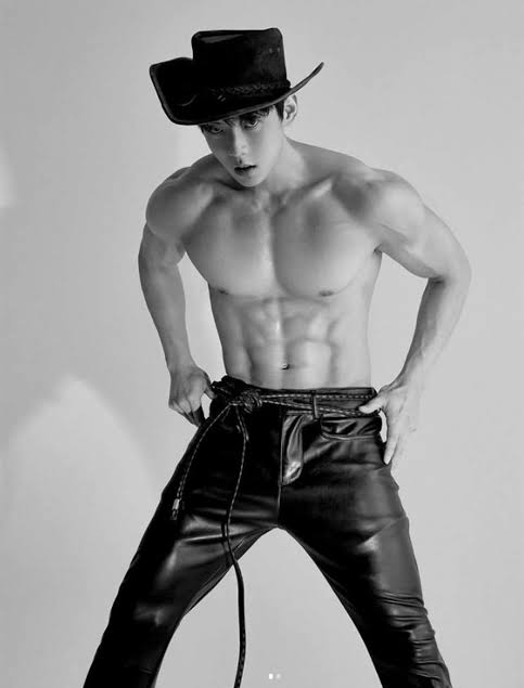 맨즈헬스 표지 모델로 화보 찍었던 아이돌들 | 인스티즈