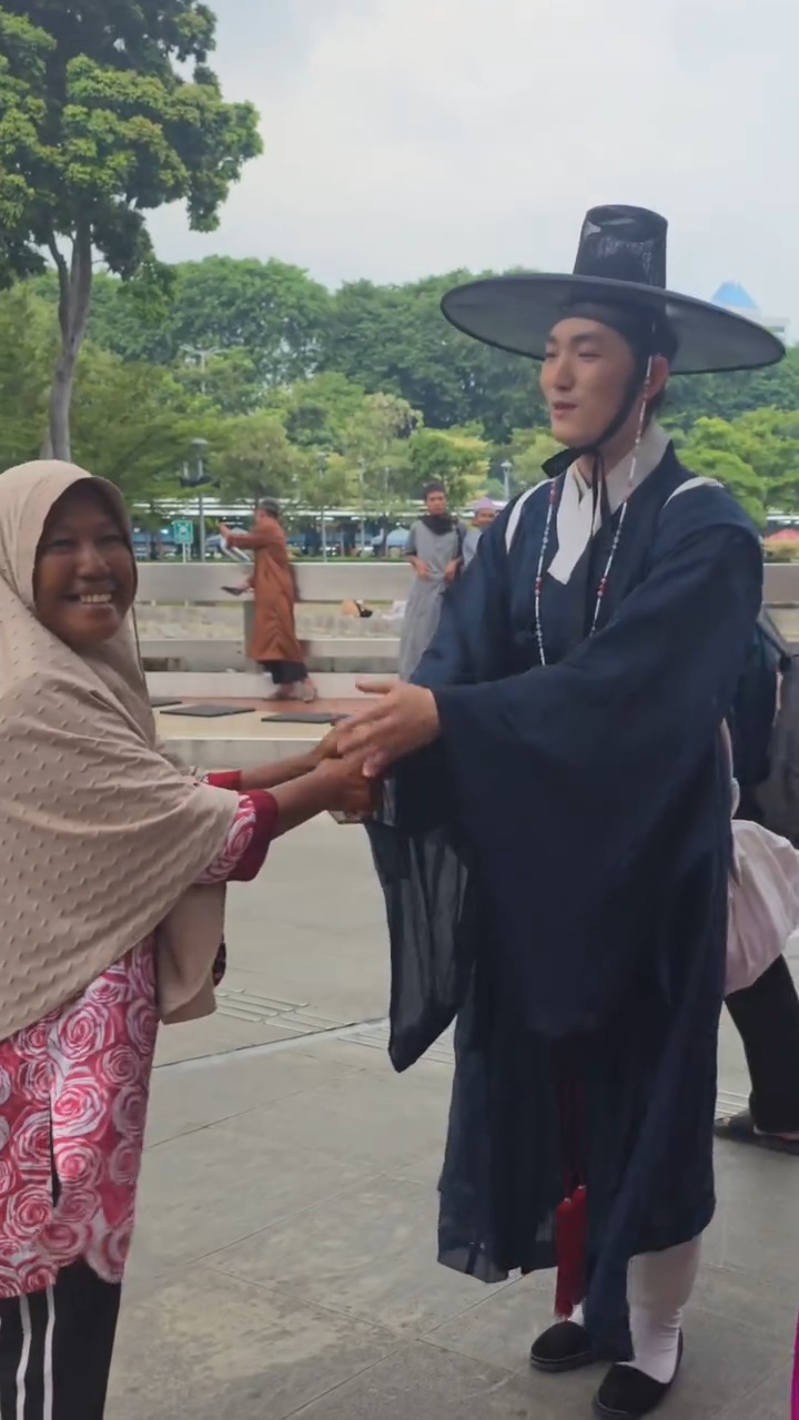 인도네시아 할머니의 행복을 지켜드리려고 거짓말한 한국인 | 인스티즈