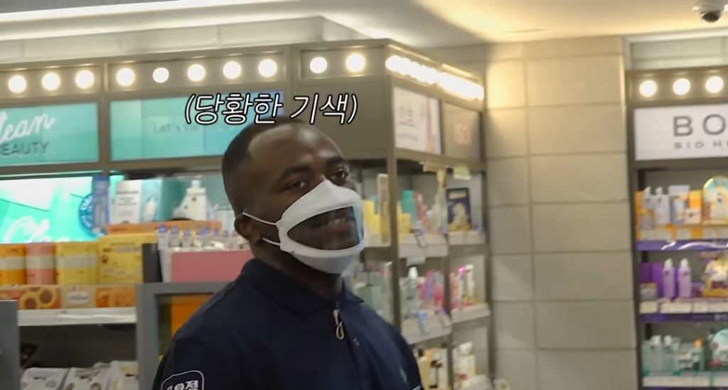 올리브영 알바중에 외국인 손님 피하는 조나단 | 인스티즈