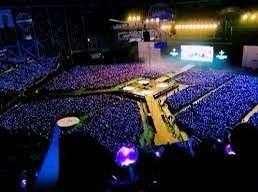 평생 모든 공연(콘서트,뮤지컬) 1열 중앙 vs 모든 비행기좌석 이코노미가격에 퍼스트클래스 | 인스티즈