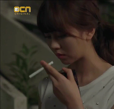 배우님들 담배씬 흡연 연기 모음.gif - 악플달면 쩌리쩌려버려 ..., حجم الصورة 400x383