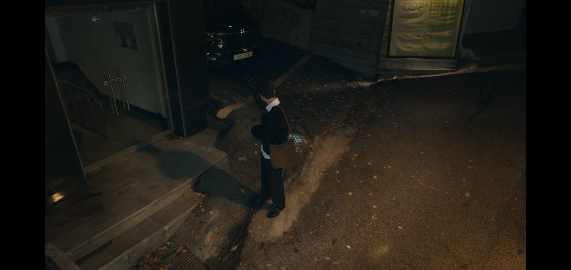 여주가 길에서 노상방뇨하는 드라마..jpg - 악플달면 쩌리쩌려버려 - ＊여성시대＊ 차분한 20대들의 알흠다운 공간