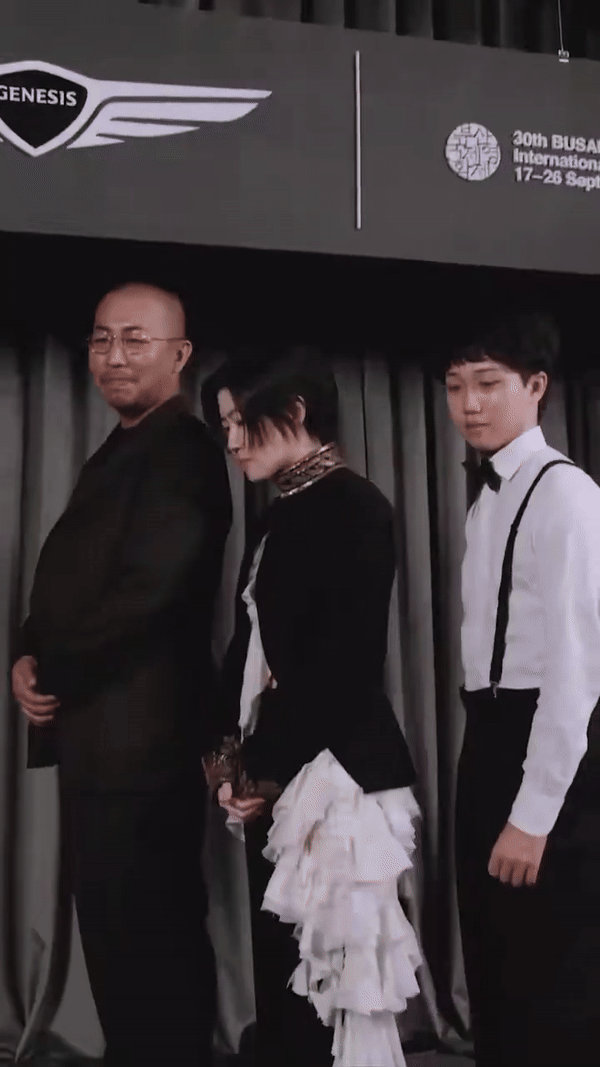 부국제 레드 카펫 패션이 뜨거운 반응을 얻을 줄 몰랐다는 심은경 | 인스티즈