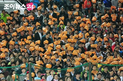 환경문제로 폐지된 롯데자이언츠의 독보적이고 독특한 응원문화 | 인스티즈