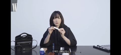 물건을 진짜 오래, 심플하게 쓰는 배두나 왓츠인마이백.jpg | 인스티즈