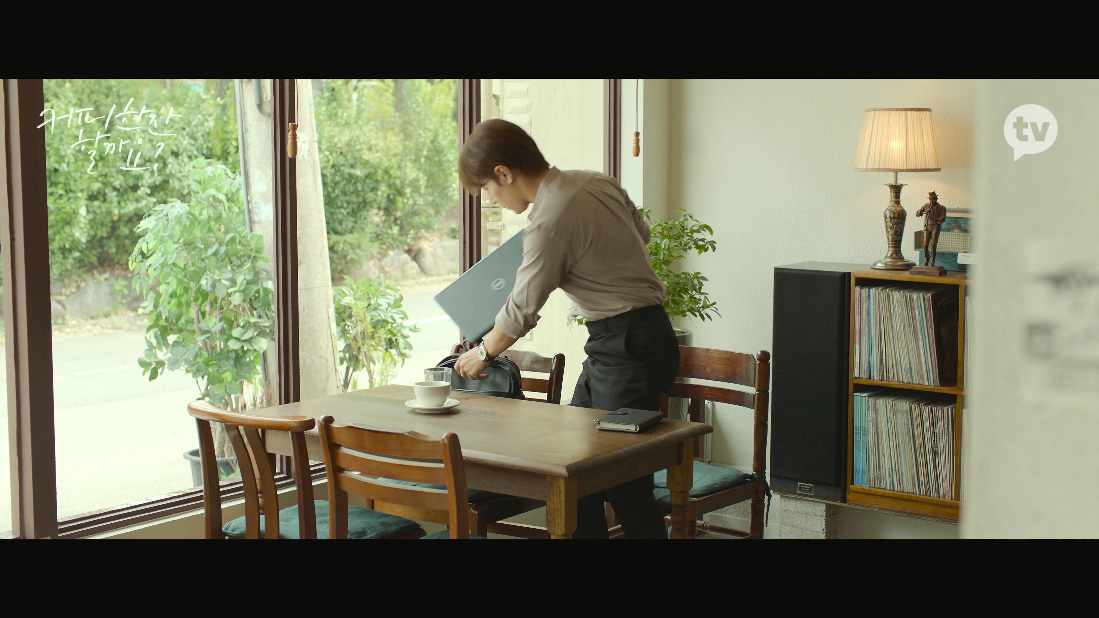 우리 카페에 매일 오는 손님이 있는데 완전 진상임.jpg | 인스티즈