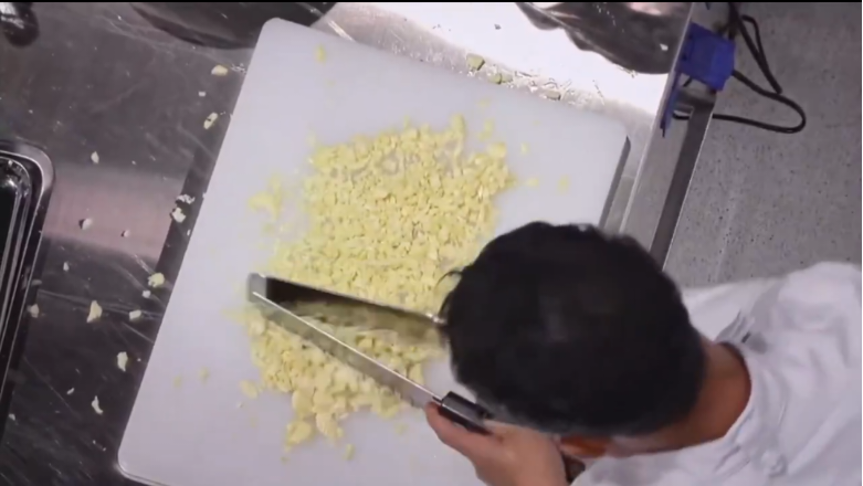 후덕죽선생님 6.25도 겪으신 연세라고..? 근데 임성근덜할아버지가 후선생님 칼 뺏어쓰고 참외김치하게햇다고 이겋도정말웃김 | 인스티즈